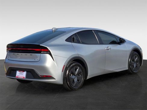 Used 2024 Toyota Prius LE image 6