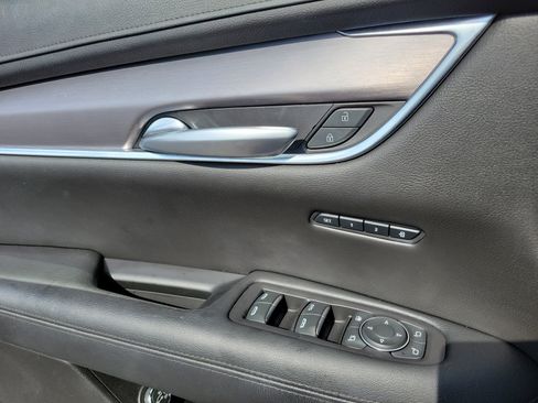 Used 2019 Cadillac XT5 Luxury image 7