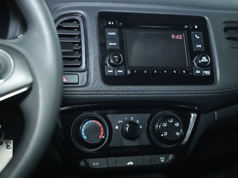 Used 2019 Honda HR-V LX image 25