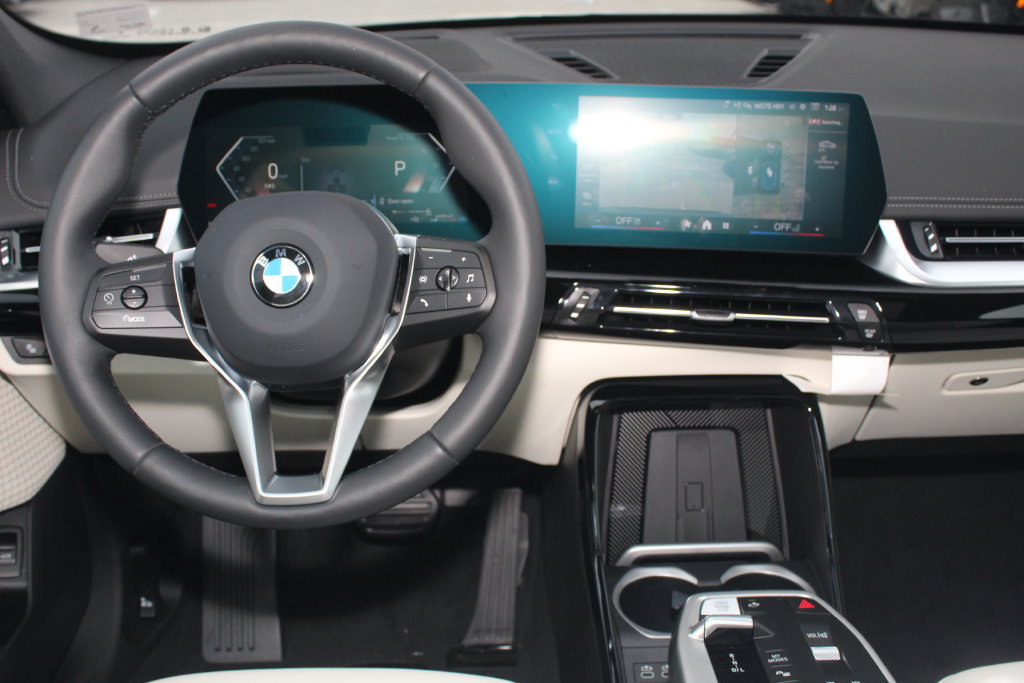 Used 2026 BMW X1 xDrive28i w/ Technology Package AWD/4WD image 17