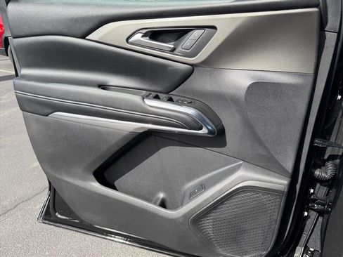 New 2026 Chevrolet Traverse LT w/ Midnight/Sport Edition image 9