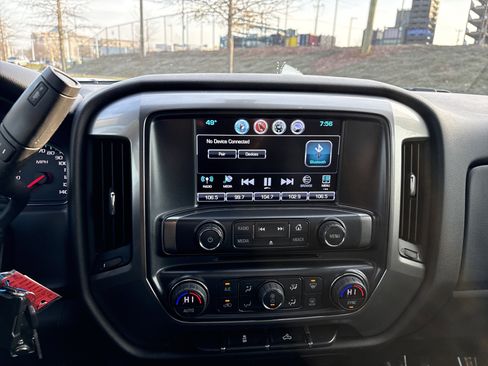 Used 2018 Chevrolet Silverado 1500 LT w/ All Star Edition image 28