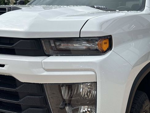 Used 2025 Chevrolet Silverado 2500 Custom w/ Custom Value Package AWD/4WD image 9