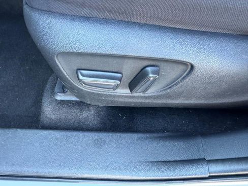 Used 2023 Toyota Highlander L image 24