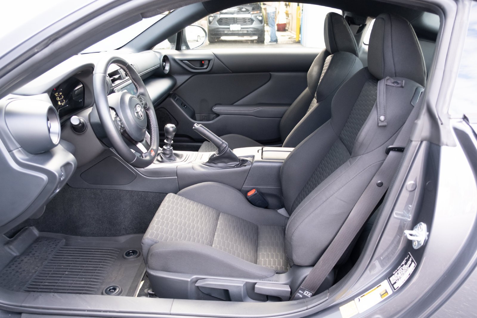 Used 2022 Toyota GR86 w/ ALL Weather Mat Package (TMS) RWD image 9