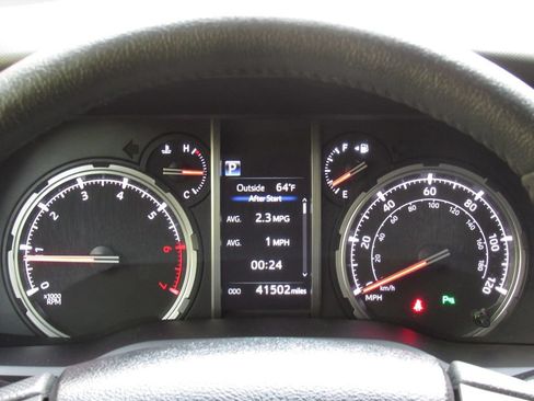 Used 2022 Toyota 4Runner Limited AWD/4WD image 23
