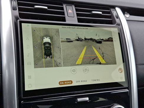 Certified 2025 Land Rover Discovery S image 24