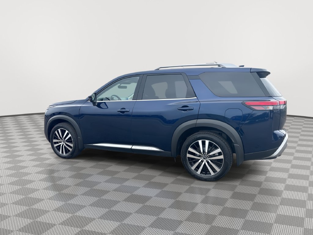 Certified 2024 Nissan Pathfinder Platinum AWD/4WD image 8