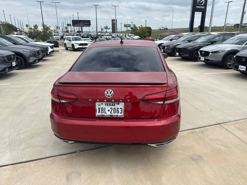 Used 2022 Volkswagen Passat 2.0T R-Line FWD image 6