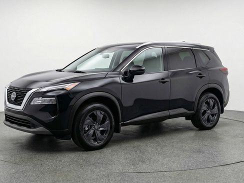 Used 2025 Nissan Rogue SV FWD image 3