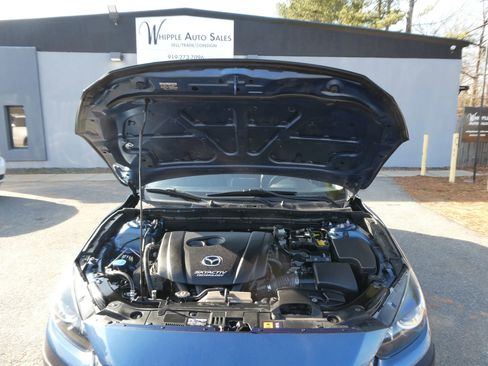 Used 2017 MAZDA MAZDA3 Touring image 33