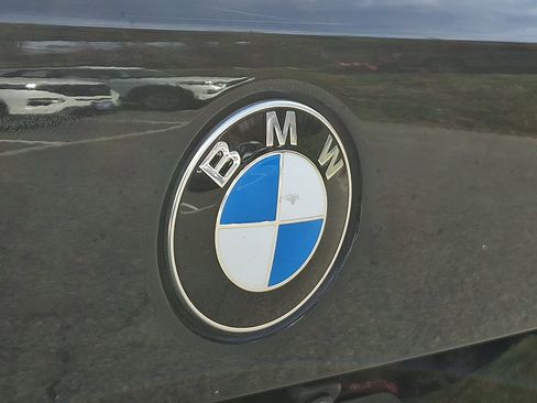 Used 2022 BMW X5 xDrive40i w/ M Sport Package image 31