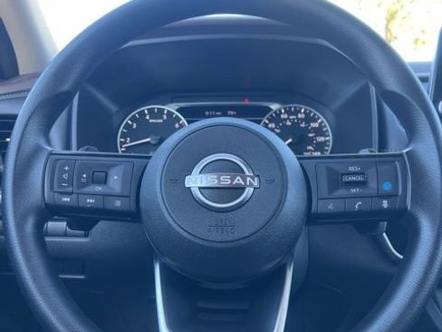 Used 2023 Nissan Rogue SV image 13