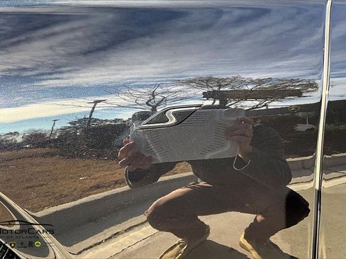 Used 2023 Bentley Continental GT V8 image 14