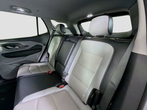 Used 2024 GMC Terrain SLT image 23