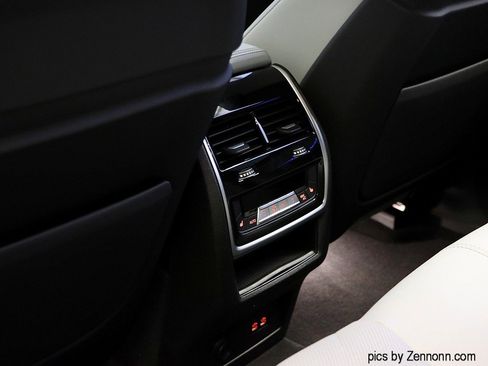 Used 2026 BMW X5 xDrive50e w/ Climate Comfort Package image 15