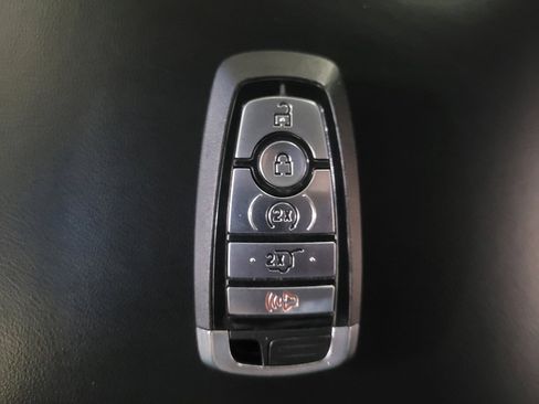 Used 2021 Ford Explorer XLT w/ Equipment Group 202A RWD image 32