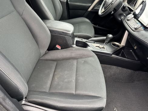 Used 2014 Toyota RAV4 XLE image 16