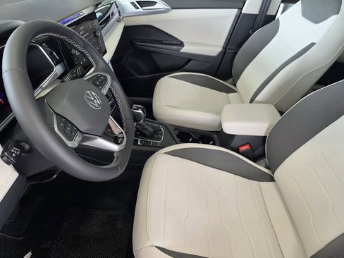 New 2026 Volkswagen Taos SE FWD image 11