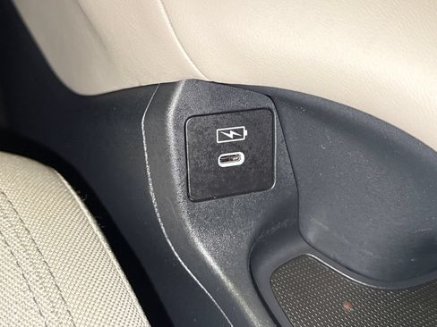 Certified 2025 Honda HR-V LX image 27