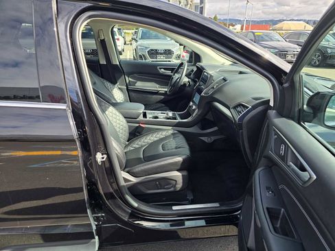 Used 2024 Ford Edge Titanium image 11