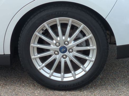 Used 2013 Ford C-MAX SEL FWD image 14