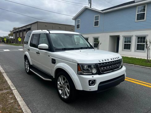 Used 2016 Land Rover LR4 HSE image 3