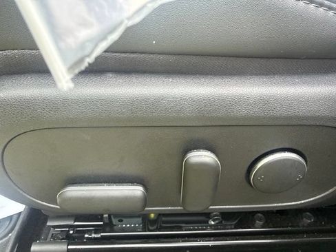 Used 2025 Hyundai Kona Limited FWD image 13