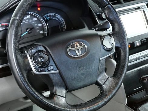 Used 2012 Toyota Camry XLE FWD image 18
