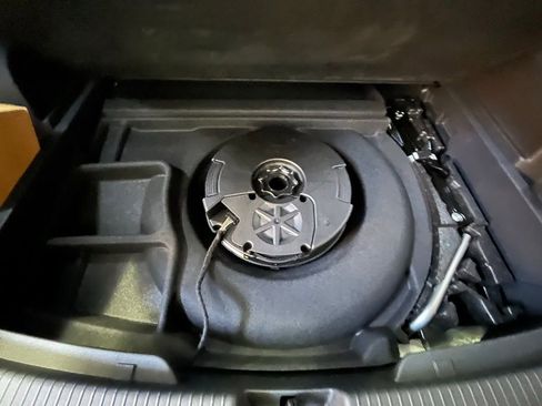 Used 2024 Volkswagen Atlas Cross Sport SEL Premium R-Line AWD/4WD image 28