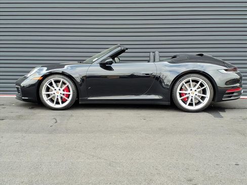 Used 2024 Porsche 911 Carrera S image 2
