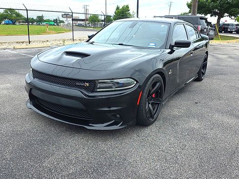 Used 2016 Dodge Charger R/T Scat Pack w/ Beats Audio Group RWD image 3