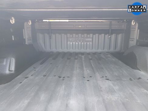 Used 2023 GMC Sierra 1500 SLT image 16