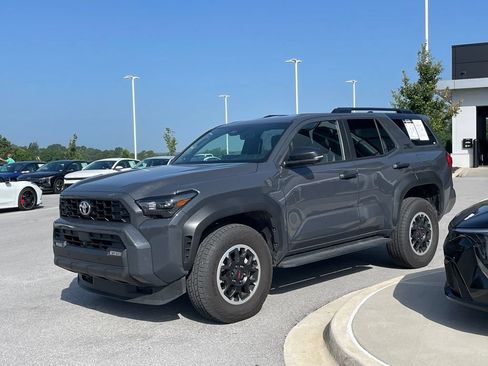 Used 2025 Toyota 4Runner TRD Off-Road Premium AWD/4WD image 4
