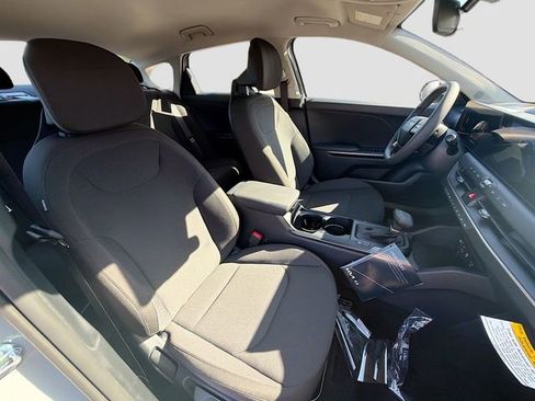 New 2026 Kia K4 LXS FWD image 25