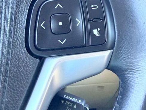 Used 2014 Toyota Highlander XLE image 39