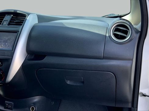 Used 2019 Nissan Versa Note SV FWD image 18