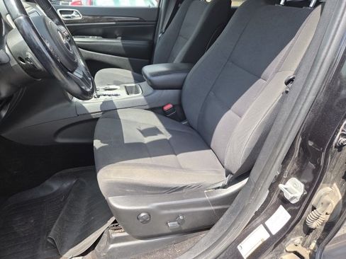 Used 2012 Jeep Grand Cherokee Laredo w/ Laredo E Group AWD/4WD image 14
