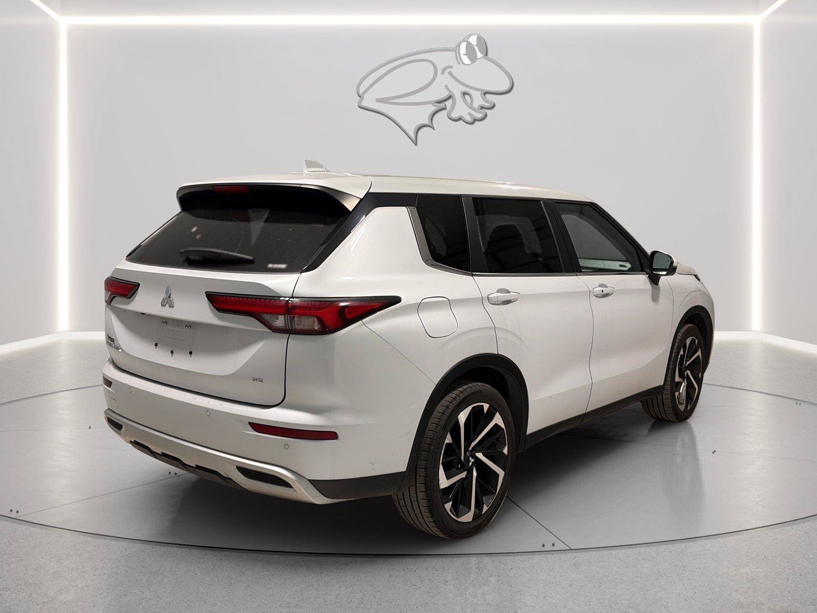Used 2024 Mitsubishi Outlander SE AWD/4WD image 5