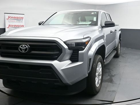 Used 2024 Toyota Tacoma SR w/ SR Upgrade Package image 4