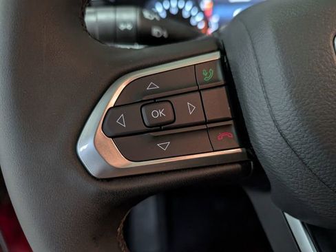 Used 2025 Jeep Compass Latitude AWD/4WD image 18