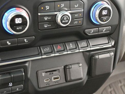 Used 2022 GMC Sierra 1500 SLT AWD/4WD image 24