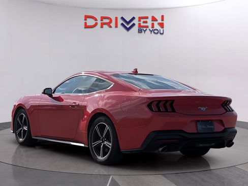 Used 2025 Ford Mustang Coupe image 3