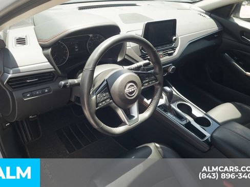 Used 2024 Nissan Altima 2.5 SR FWD image 5