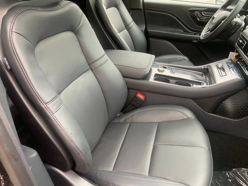New 2026 Lincoln Aviator AWD w/ Jet Appearance Package image 12