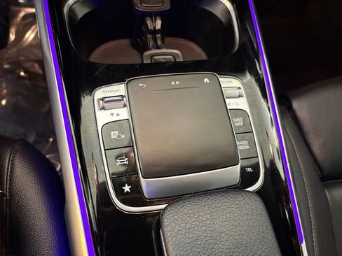 Used 2021 Mercedes-Benz GLB 250 w/ Premium Package image 33