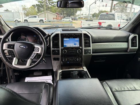 Used 2019 Ford F250 Lariat w/ Lariat Value Package image 19