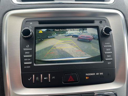 Used 2016 GMC Acadia SLT image 12