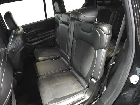 Used 2024 Jeep Grand Cherokee L Laredo AWD/4WD image 31