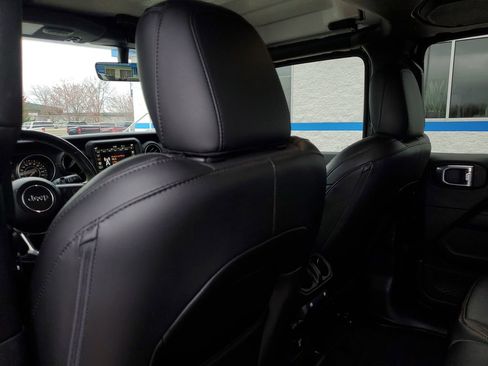 Used 2021 Jeep Wrangler Unlimited Sahara image 32